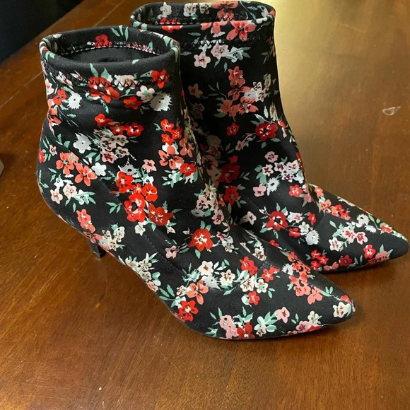 INC International Concepts Shoes - INC International Concepts Bray Ankle Boots Size 7.5 Ditsy Floral 2.5" Heel -S6